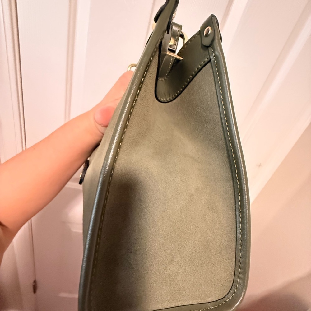 Elegant Green Handbag - Picture 8 of 8